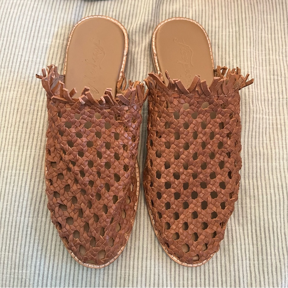 Free People Mirage Woven Fringe Basketweave Brown Mules Flats Sandals Shoes 40